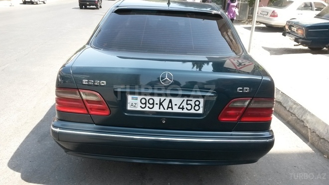 Mercedes E 220 2000, 398,900 km - 2.2 l - Bakı