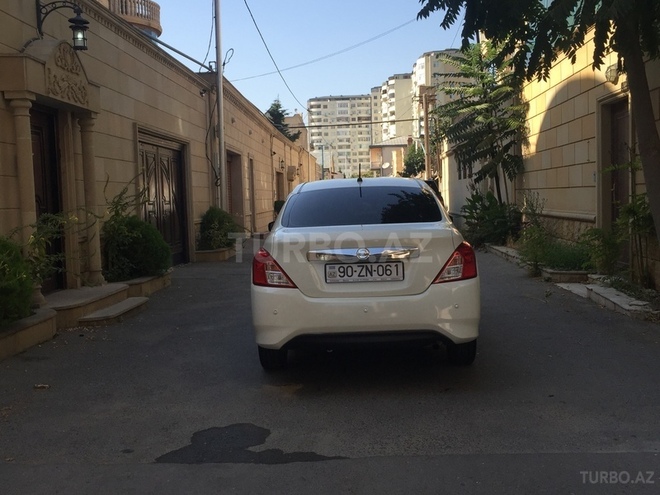 Nissan Sunny 2015, 21,800 km - 1.5 л - Bakı