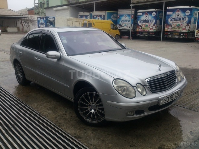 Mercedes E 220 2002, 30,000 km - 2.2 л - Bakı