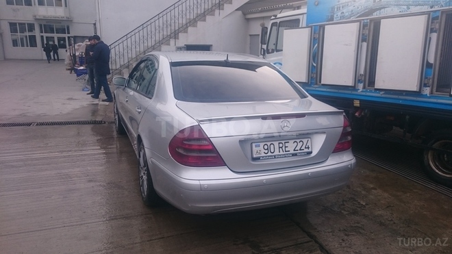 Mercedes E 220 2002, 30,000 km - 2.2 л - Bakı