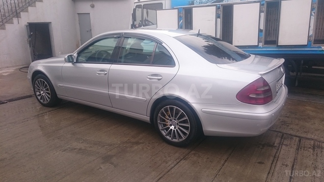 Mercedes E 220 2002, 30,000 km - 2.2 л - Bakı