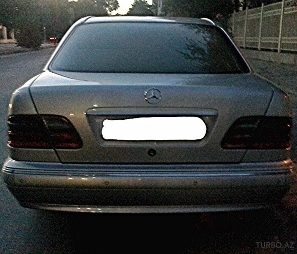 Mercedes E 220 2000, 173,000 km - 2.2 л - Bakı