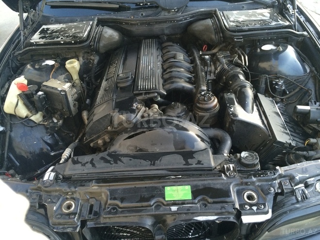 BMW 528 1996, 256,000 km - 2.8 l - Bakı