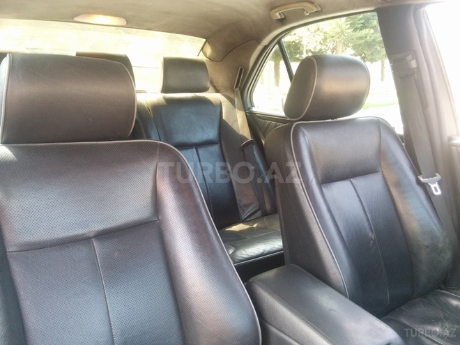 Mercedes E 270 1999, 240,000 km - 2.7 л - Bakı