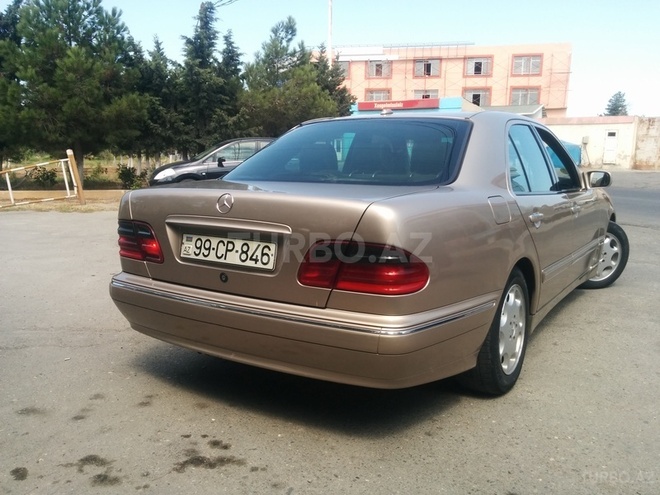 Mercedes E 270 1999, 240,000 km - 2.7 л - Bakı