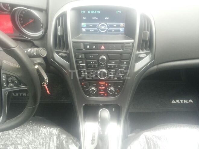 Opel Astra 2013, 45,000 km - 1.6 l - Bakı