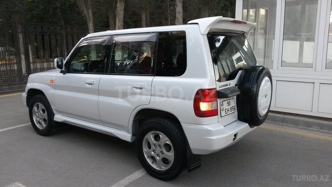 Mitsubishi Pajero io 2000, 200,000 km - 2.0 л - Bakı