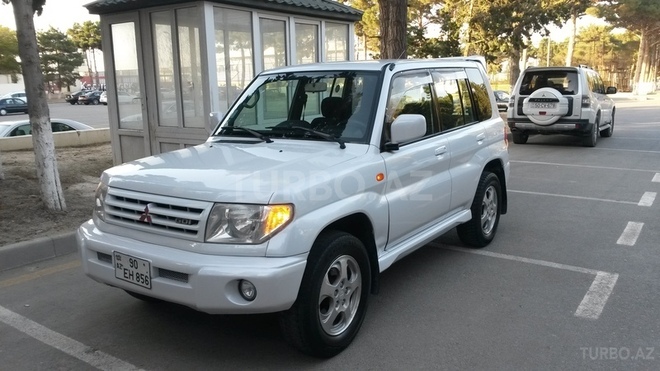 Mitsubishi Pajero io 2000, 200,000 km - 2.0 л - Bakı