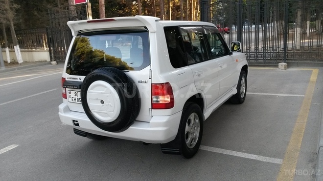 Mitsubishi Pajero io 2000, 200,000 km - 2.0 л - Bakı