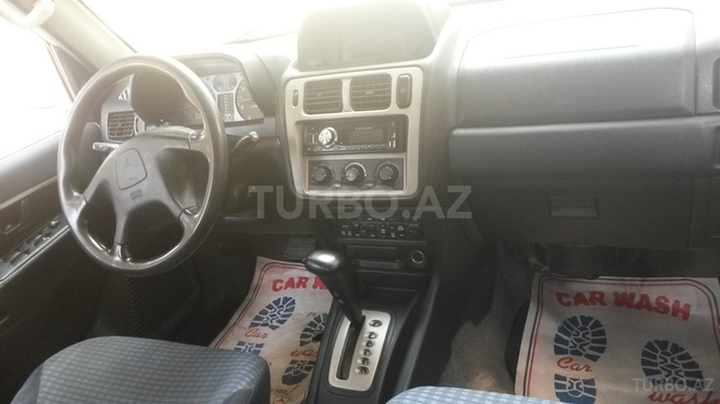 Mitsubishi Pajero io 2000, 200,000 km - 2.0 л - Bakı