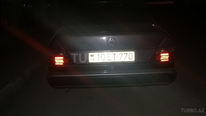 Mercedes E 230 1991, 389,307 km - 2.3 l - Bakı