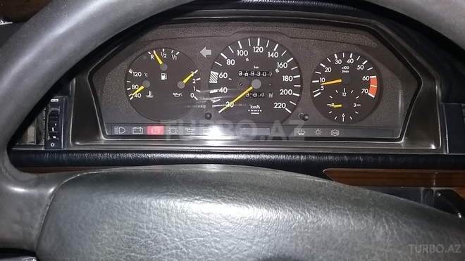 Mercedes E 230 1991, 389,307 km - 2.3 l - Bakı