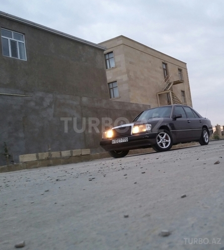 Mercedes E 230 1991, 389,307 km - 2.3 l - Bakı