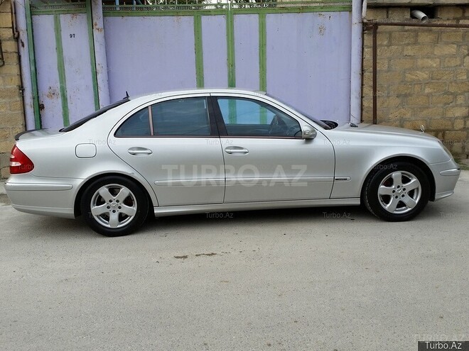 Mercedes E 240 2002, 204,000 km - 2.6 л - Yevlax