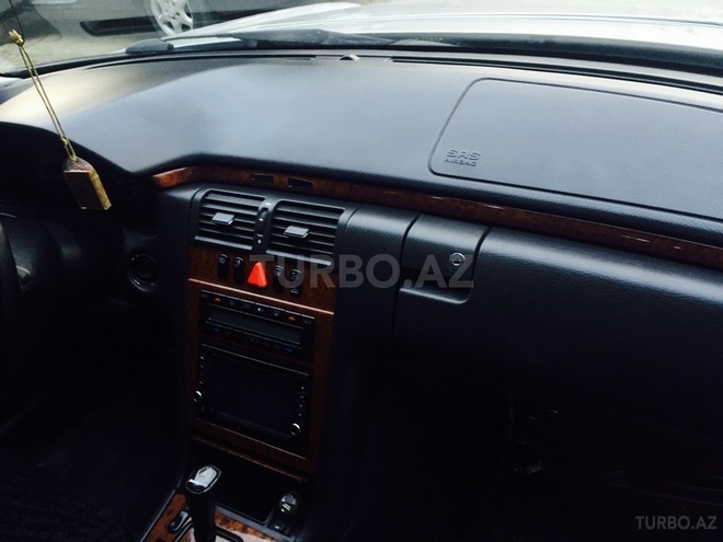 Mercedes E 280 1999, 1,000,000 km - 2.8 л - Bakı