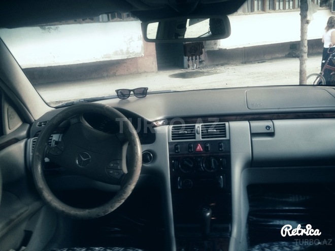 Mercedes E 220 1999, 280,000 km - 2.2 l - Mingəçevir