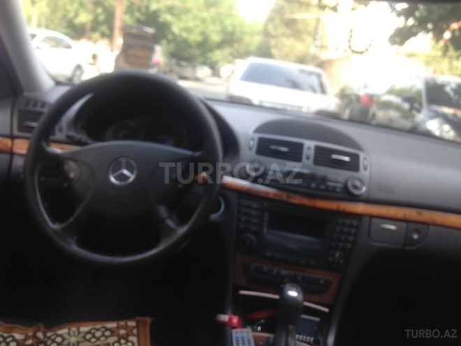 Mercedes E 270 2002, 203,000 km - 2.7 л - Bakı