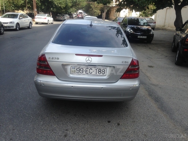Mercedes E 270 2002, 203,000 km - 2.7 л - Bakı