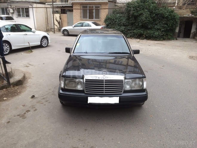 Mercedes E 250 1992, 450,000 km - 2.5 l - Bakı
