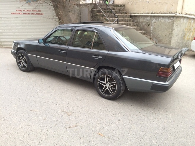 Mercedes E 250 1992, 450,000 km - 2.5 l - Bakı