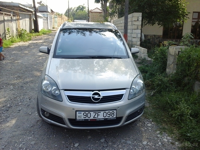 Opel Zafira 2005, 245,000 km - 2.2 l - Qusar