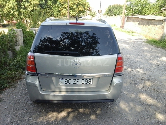 Opel Zafira 2005, 245,000 km - 2.2 l - Qusar
