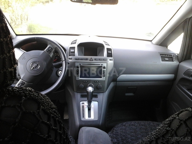 Opel Zafira 2005, 245,000 km - 2.2 l - Qusar