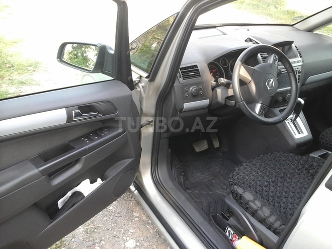 Opel Zafira 2005, 245,000 km - 2.2 l - Qusar