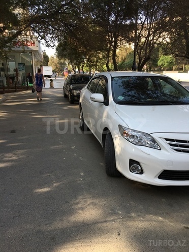Toyota Corolla 2013, 100,000 km - 1.6 l - Bakı