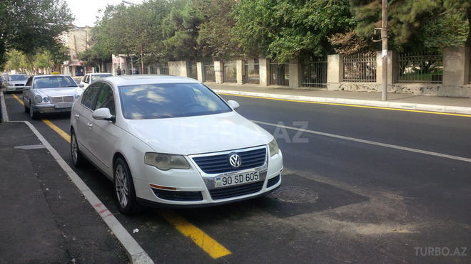 Volkswagen Passat 2005, 2,103,546 km - 2.0 l - Bakı