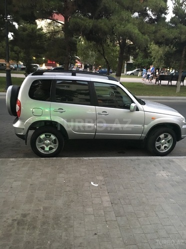 Chevrolet Niva 2009, 75,000 km - 1.7 л - Sumqayıt