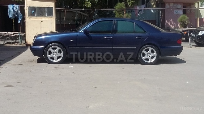 Mercedes E 240 1998, 233,000 km - 2.4 l - Sumqayıt