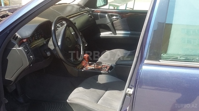 Mercedes E 240 1998, 233,000 km - 2.4 l - Sumqayıt