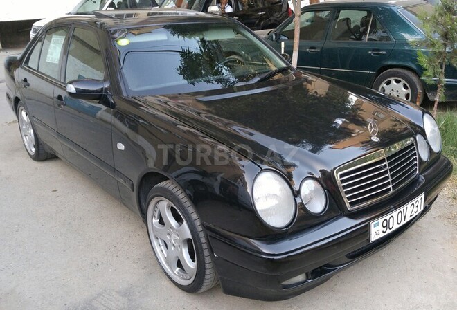 Mercedes E 240 1999, 320,000 km - 2.6 l - Bakı