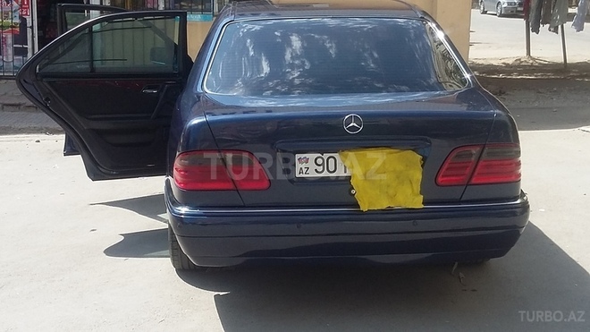 Mercedes E 240 1998, 233,000 km - 2.4 l - Sumqayıt