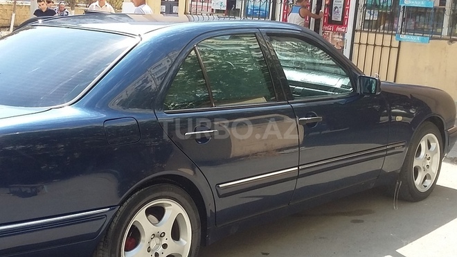 Mercedes E 240 1998, 233,000 km - 2.4 l - Sumqayıt