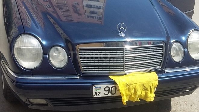 Mercedes E 240 1998, 233,000 km - 2.4 l - Sumqayıt
