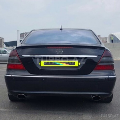 Mercedes E 320 2003, 245,600 km - 3.2 l - Bakı