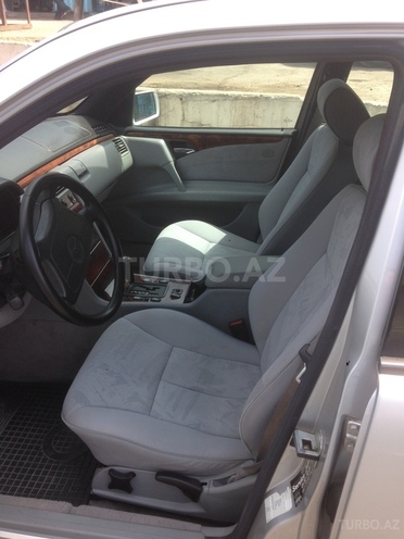 Mercedes E 240 1997, 220,000 km - 2.4 l - Bakı