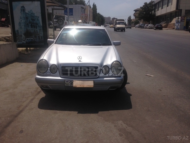 Mercedes E 240 1997, 220,000 km - 2.4 l - Bakı