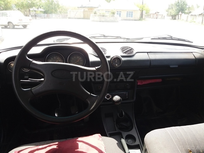 LADA (VAZ) 2106 1984, 52,000 km - 1.6 л - Qax