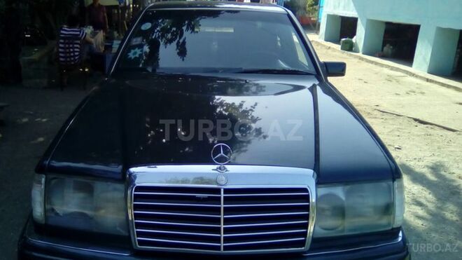 Mercedes E 230 1992, 2,000 km - 2.3 l - Astara