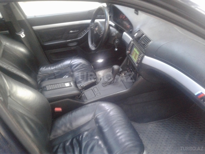 BMW 540 1999, 230,000 km - 4.4 l - Sumqayıt