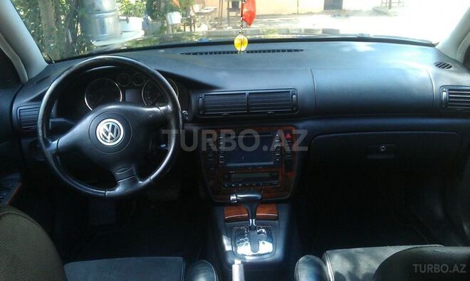 Volkswagen Passat 2002, 167,000 km - 2.5 l - Şamaxı