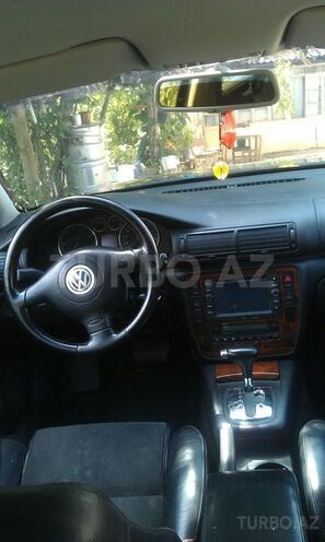 Volkswagen Passat 2002, 167,000 km - 2.5 l - Şamaxı