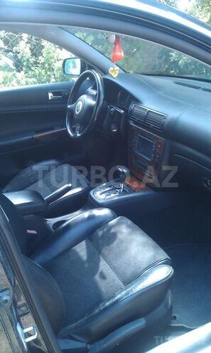 Volkswagen Passat 2002, 167,000 km - 2.5 l - Şamaxı