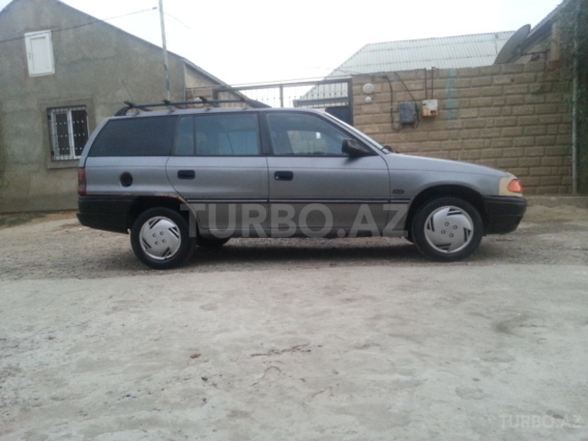 Opel Astra 1993, 150,000 km - 0.2 l - Bakı