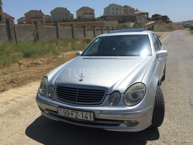 Mercedes E 270 2002, 226,000 km - 2.7 l - Bakı