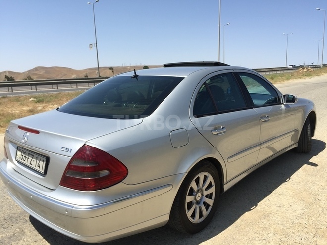 Mercedes E 270 2002, 226,000 km - 2.7 l - Bakı