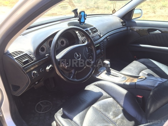 Mercedes E 270 2002, 226,000 km - 2.7 l - Bakı